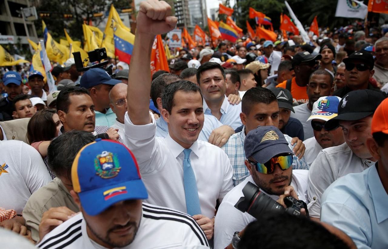 Venezuela: Thủ lĩnh phe đối lập Guaido dẫn đầu đoàn biểu tình 2000 người ở Caracas