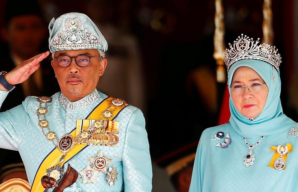 Quốc vương Malaysia và Hoàng hậu phải cách ly vì Covid-19