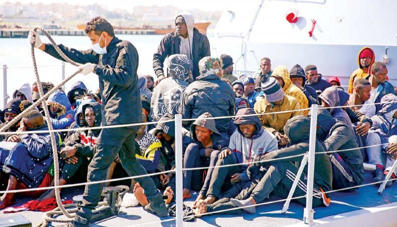 Vấn đề người di cư: Gần 100 người được giải cứu ngoài khơi Libya. (Nguồn: AFP)