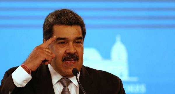 Tổng thống Venezuela đe dọa, Tây Ban Nha triệu tập đại diện của Caracas, bày tỏ 'thất vọng'