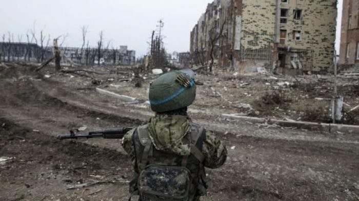 Tình hình Ukraine: Giao tranh bùng phát ở Donbass, tàu chiến NATO tiến vào Biển Đen