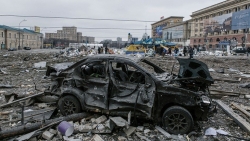 Xung đột Nga-Ukraine: Lính dù đổ bộ, Nga tuyên bố chiếm được thành phố lớn thứ 2 của Ukraine, Kiev thông báo thương vong