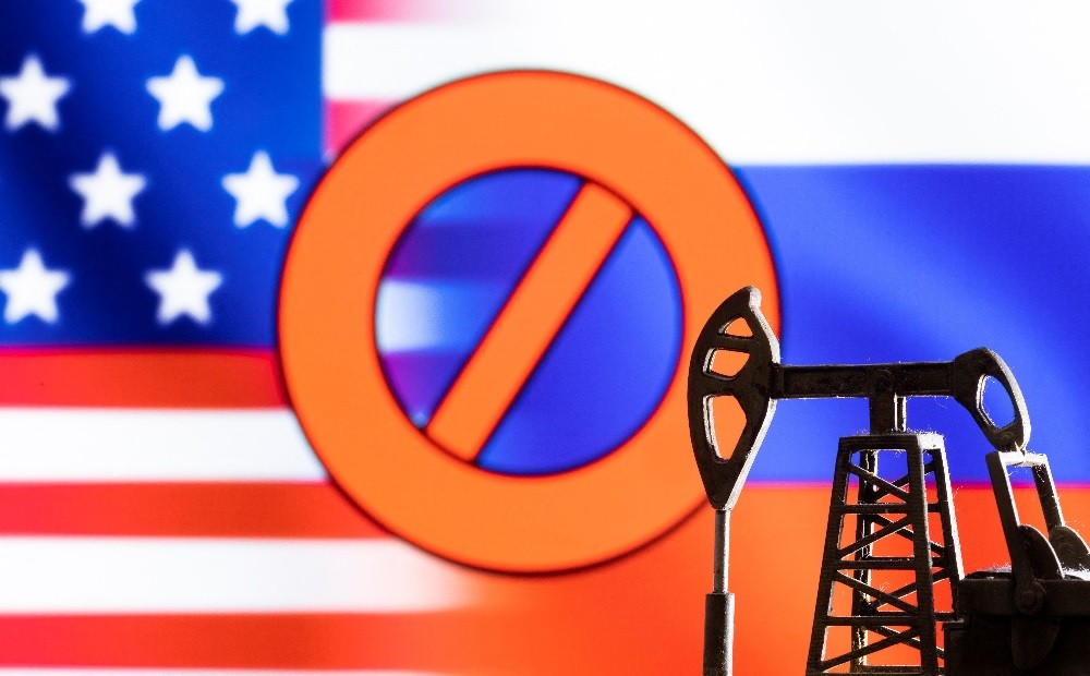 Dự báo nguy cơ giá dầu vọt đỉnh, Pháp cảnh báo nguy cơ lặp lại cú sốc 1973, Mỹ hối thúc tăng sản lượng. (Nguồn: Reuters)