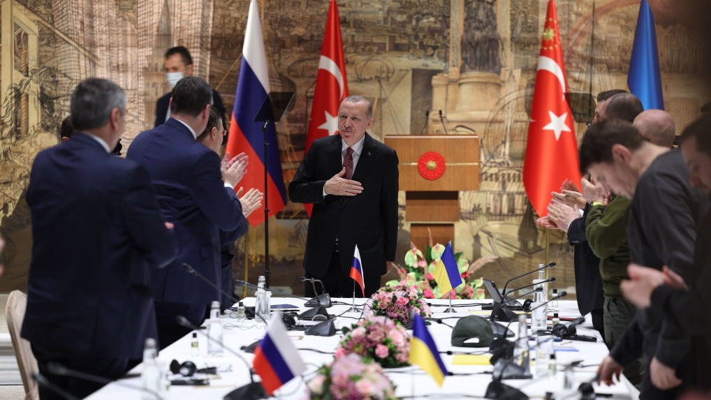 Xung đột Nga-Ukraine: Moscow lấp lửng một khả năng, Thổ Nhĩ Kỳ 'cần mẫn' nỗ lực, Kiev hối trừng phạt. (Nguồn: Anadolu)
