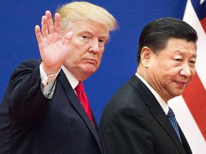Mỹ xem xét đánh thuế 100 tỉ USD hàng hóa Trung Quốc