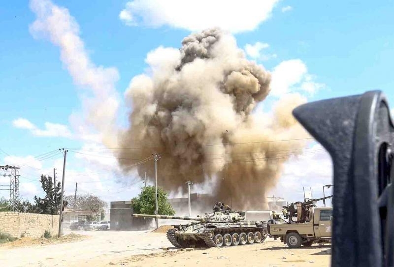 Libya: Lực lượng của Tướng Haftar không kích trường cao đẳng hàng không Misrata