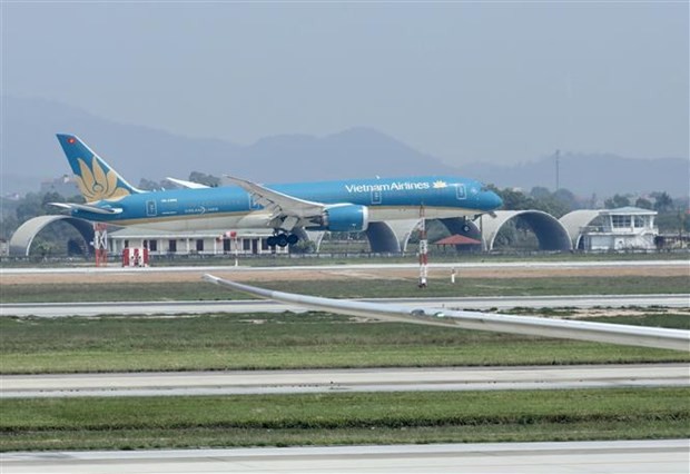 Noi Bai airport operates more runways, taxiways from April 23