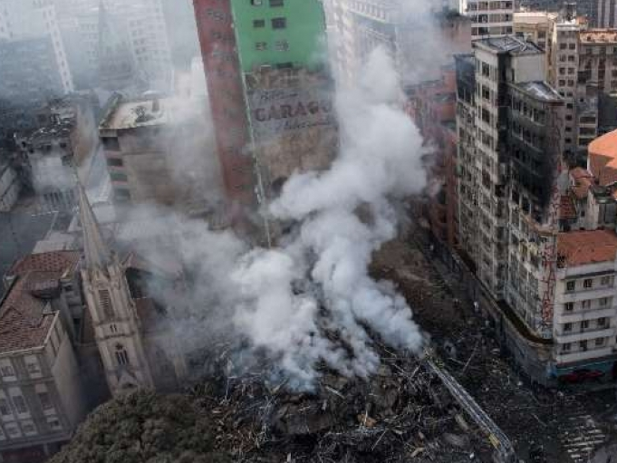 Brazil: Sập nhà 24 tầng bỏ hoang, hơn 40 người mất tích