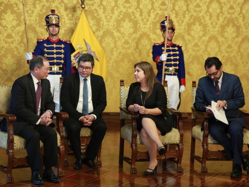 Đại sứ Nguyễn Ngọc Sơn trình Quốc thư tại Ecuador