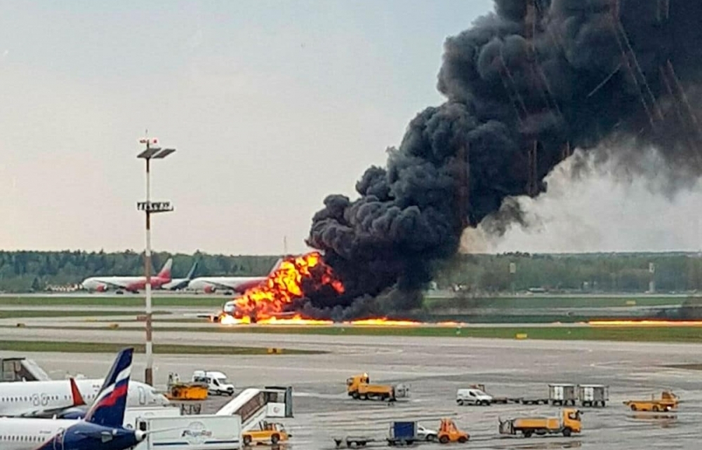 Nga: Một máy bay chở khách bị cháy, ít nhất 41 người thiệt mạng