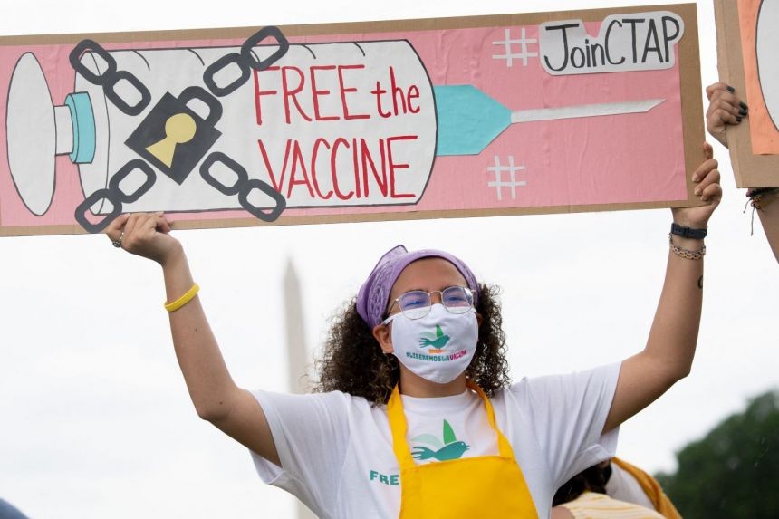 Covid-19: LHQ kêu gọi chia sẻ bản quyền sản xuất vaccine, Mỹ nói gì?. (Nguồn: AFP)