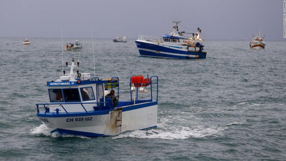 Căng thẳng quanh vấn đề đánh bắt cá: Pháp tuyên bố sẽ sử dụng mọi biện pháp, Anh rút tàu hải quân. (Nguồn: CNN)