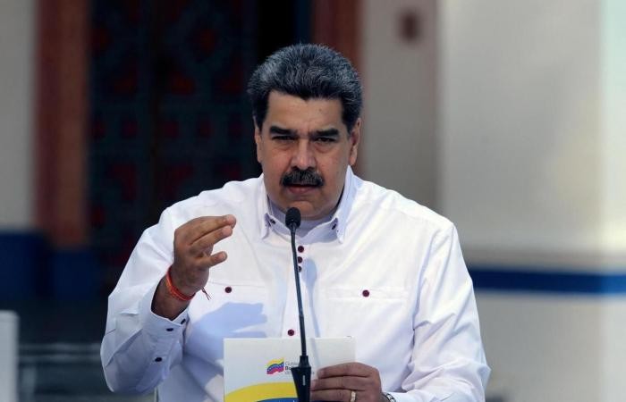 Phe đối lập Venezuela kêu gọi đàm phán, Tổng thống Maduro nói sẽ xem có 'cạm bẫy' mới không