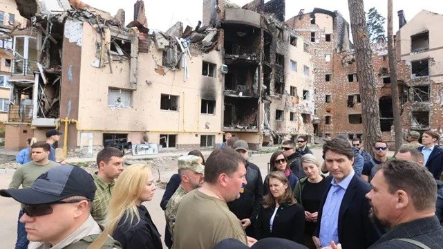Ukraine liên tục đón khách quý, Thủ tướng Canada mang 'quà' đến bất ngờ