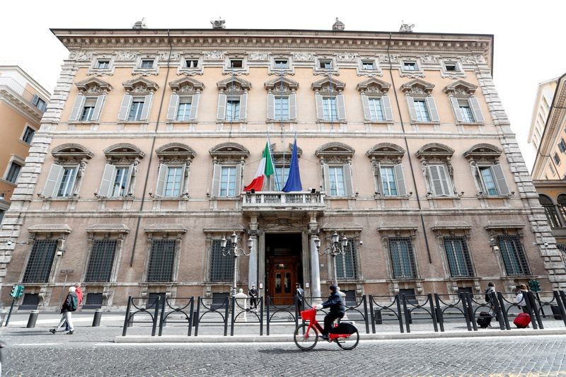 Bảo vệ tài sản quốc gia, Italy quyết định mở rộng 'quyền lực vàng' (Nguồn: Reuters)