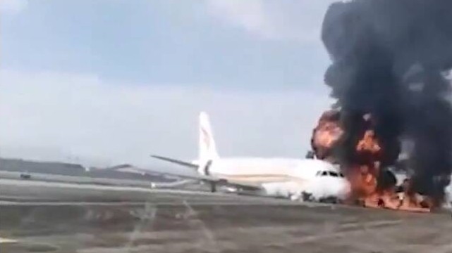 Máy bay Trung Quốc gặp nạn: Lao khỏi đường băng bất ngờ bốc cháy, hơn 40 hành khách bị thương