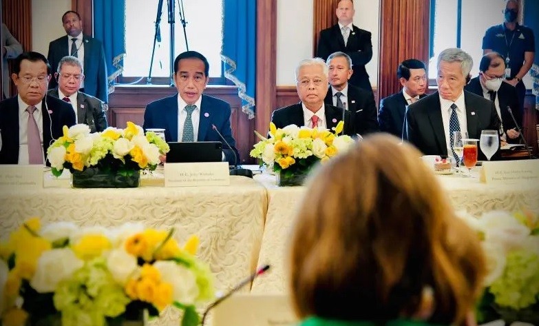Tổng thống Indonesia Joko Widodo dự tiệc trưa dành cho lãnh đạo các nước ASEAN do Chủ tịch Hạ viện Hoa Kỳ Nancy Pelosi và các thành viên Quốc hội Hoa Kỳ tổ chức tại Đồi Capitol, Washington DC, Hoa Kỳ, hôm thứ Năm (12/5). (Nguồn: Delik)