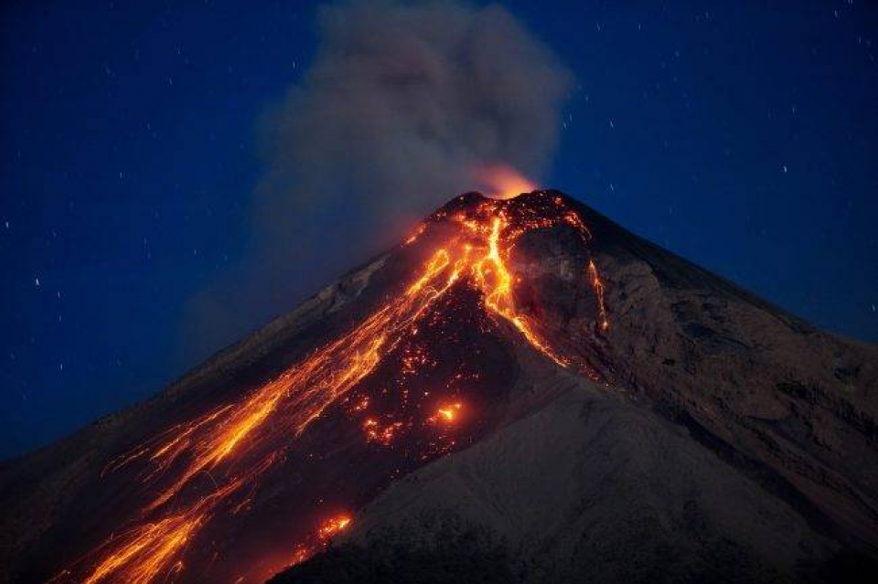 guatemala hang chuc nguoi thuong vong va mat tich do nui lua phun trao