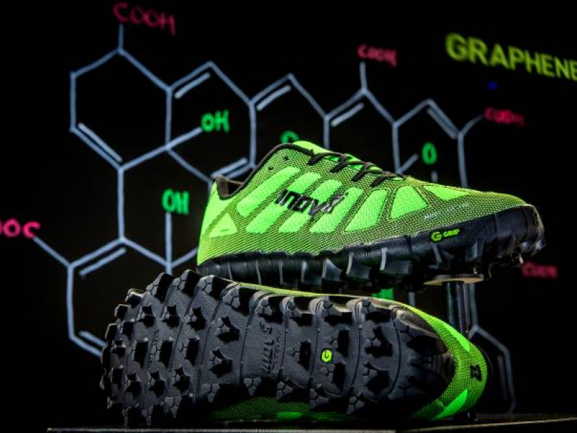 ​Ra mắt mẫu giày thể thao siêu bền làm từ vật liệu đạt giải Nobel Vật lý