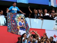 Huyền thoại Maradona được trả 10.000 Bảng/trận để tới xem World Cup