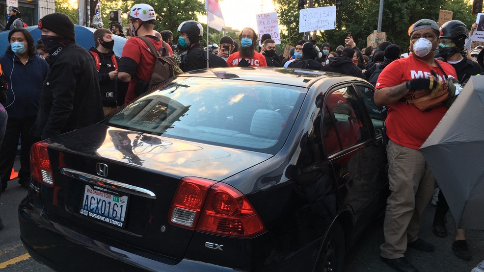 Biểu tình ở Mỹ: Ô tô vượt rào của cảnh sát, lao vào đám đông ở Seattle