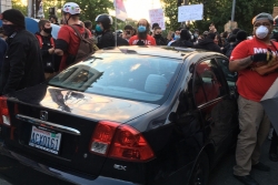 Biểu tình ở Mỹ: Ô tô vượt rào của cảnh sát, lao vào đám đông ở Seattle