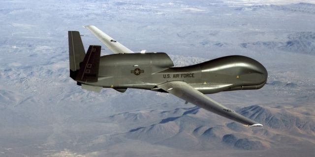 Mỹ triển khai máy bay ném bom B-1B và máy bay không người lái Global Hawk ở Biển Đông