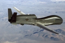 Mỹ triển khai máy bay ném bom b-1b và không người lái global hawk ở biển Đông