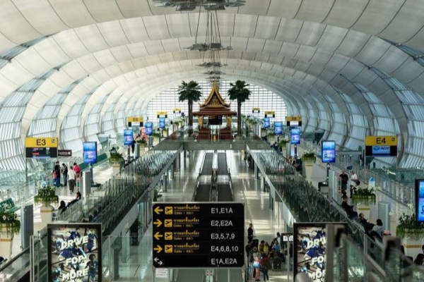 Dịch Covid-19: Thái Lan dỡ bỏ lệnh cấm các chuyến bay quốc tế, Campuchia có ca tái dương tính