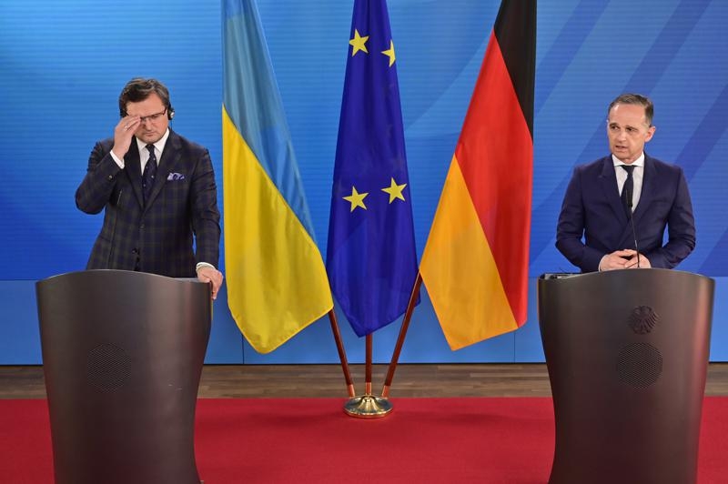 Đức thẳng thừng từ chối đề nghị cung cấp vũ khí của Ukraine, hứa giúp Kiev không bị 'ra rìa' vì Dòng chảy phương Bắc 2. (Nguồn: AP)