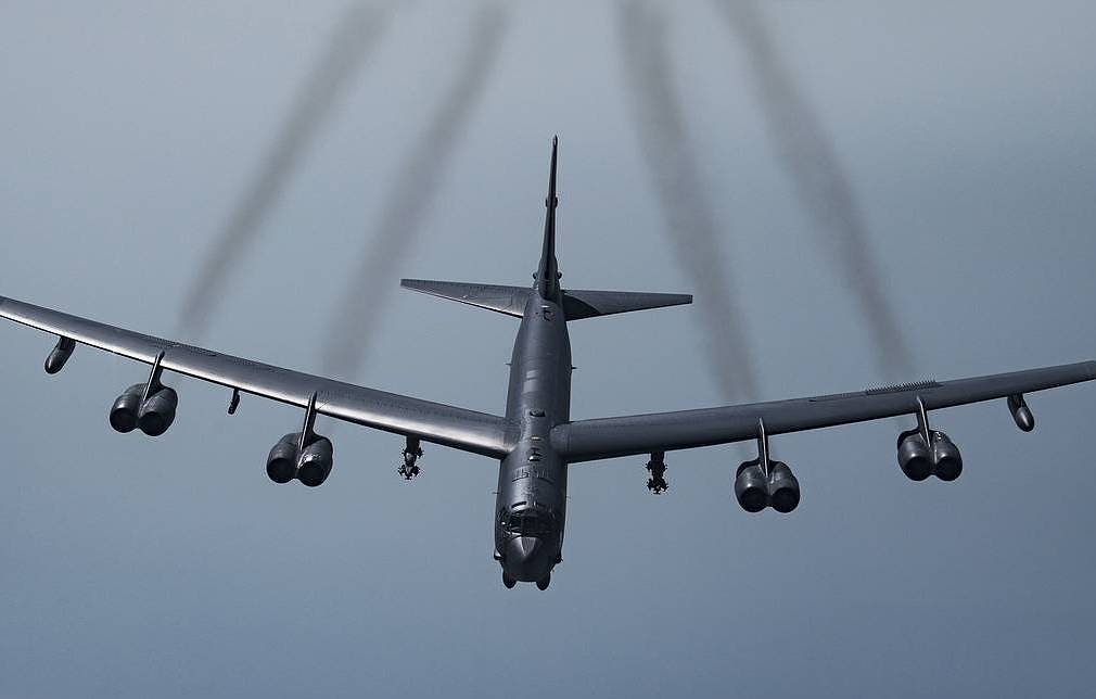 Máy bay ném bom B-52H của Mỹ kéo vào Biển Baltic, Nga nổi nóng: 'Dễu võ giương oai'. (Nguồn: US Air Force)