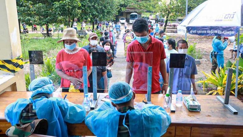 Covid-19 ở Campuchia: Số ca mắc và tử vong mới cao kỷ lục, chính thức vượt ngưỡng 50.000 người nhiễm. (Nguồn: The Star)