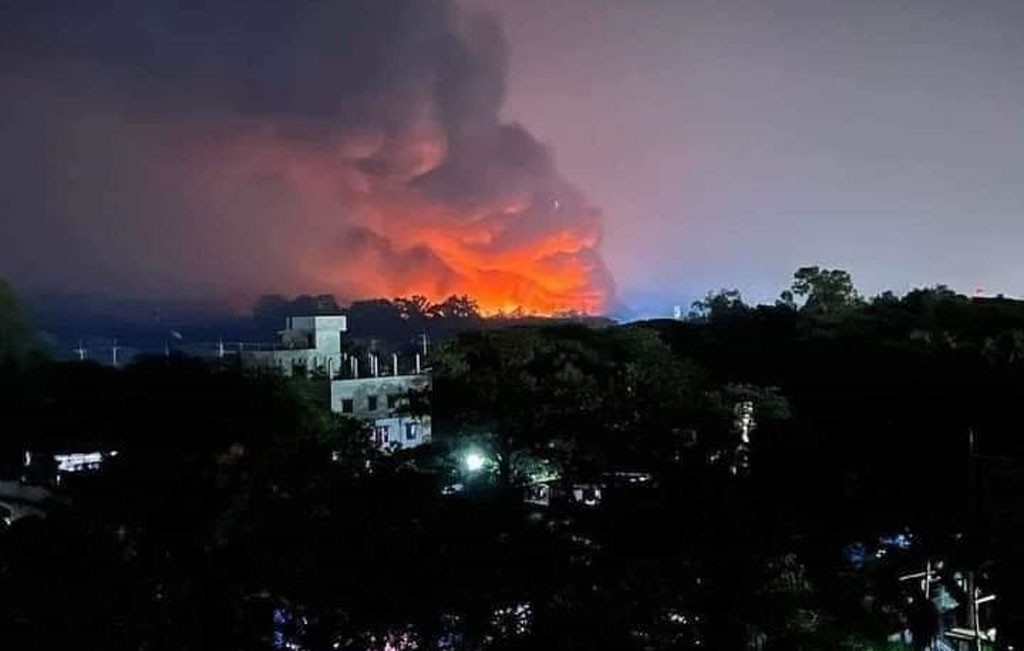 Bangladesh: Hỏa hoạn lớn sau vụ nổ rung chuyển, hơn 100 người thương vong. (Nguồn: Dhakatribune)