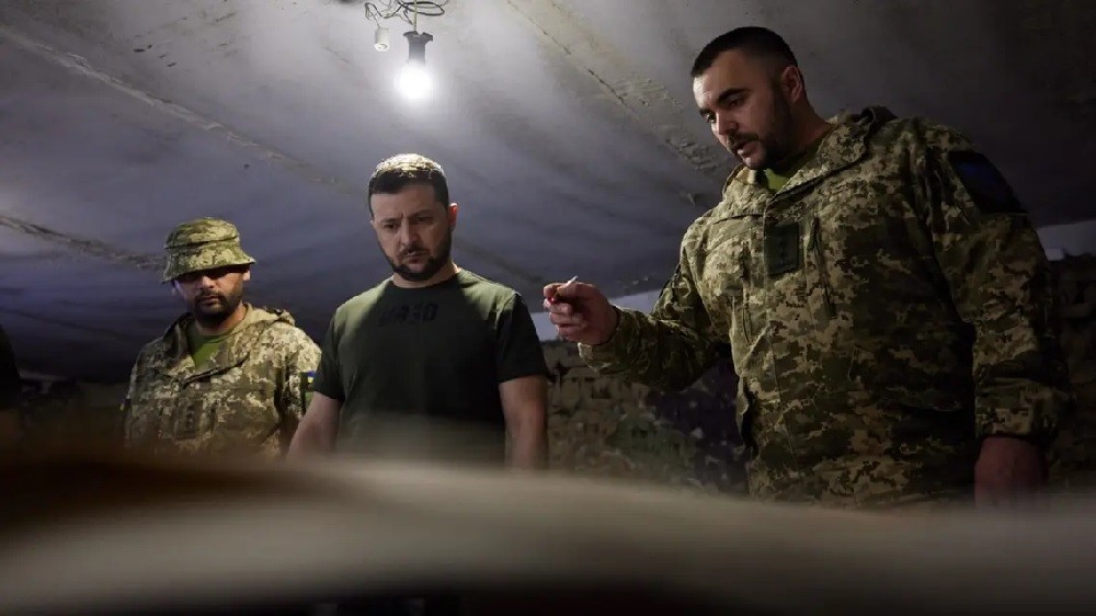 Xung đột Ukraine: Tổng thống Zelensky ra tiền tuyến, Kiev nói 'phương Tây cần hiểu một điều'