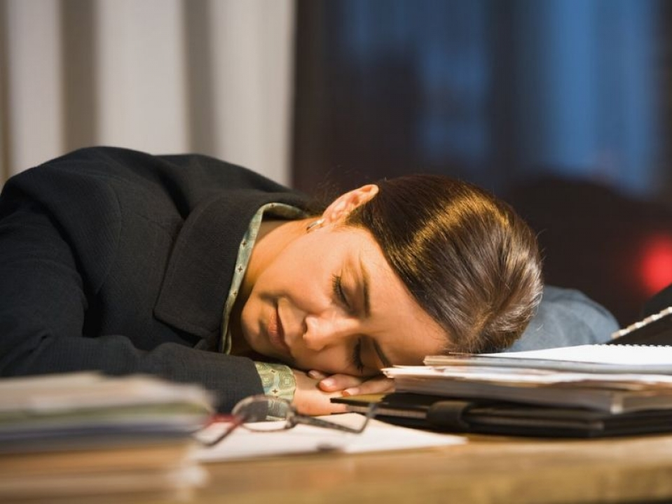 Nữ nhân viên công sở tại Mỹ "tham ô" hàng nghìn giờ làm để... ngủ