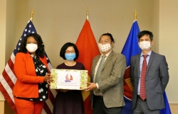 Đại sứ quán Việt Nam tại Hoa Kỳ trao tặng khẩu trang cho Thủ đô Washington