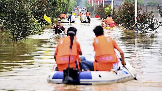 Hình ảnh trận lũ lụt kinh hoàng tại Trung Quốc, Phượng Hoàng cổ trấn oằn mình chống chọi