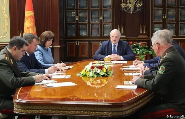 Chiến binh Nga thâm nhập Belarus, Tổng thống Lukashenko họp khẩn