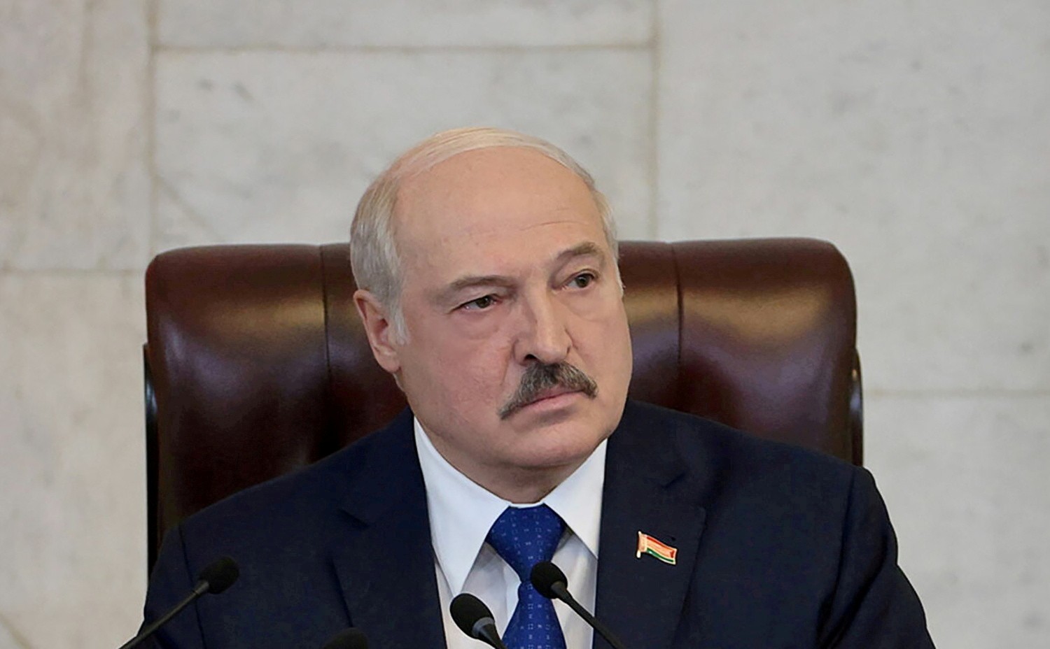 Ukraine tính 'tổng tấn công' hàng chục quan chức Belarus, gồm cả con trai Tổng thống Lukashenko. (Nguồn: Reuters)