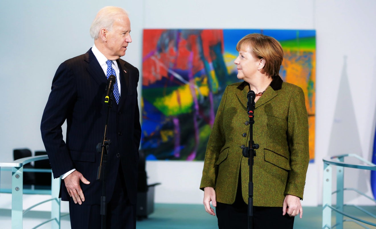 Thủ tướng Đức Angela Merkel với Tổng thống Mỹ Joe Biden, ảnh năm 2013, khi ông còn là phó tổng thống của chính quyền Obama. (Nguồn: Getty Images)