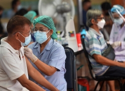 Số ca Covid-19 ở Thái Lan tăng mạnh, vượt mốc 500.000 người bệnh; tỷ lệ tiêm chủng ở Bangkok lên tới 50%
