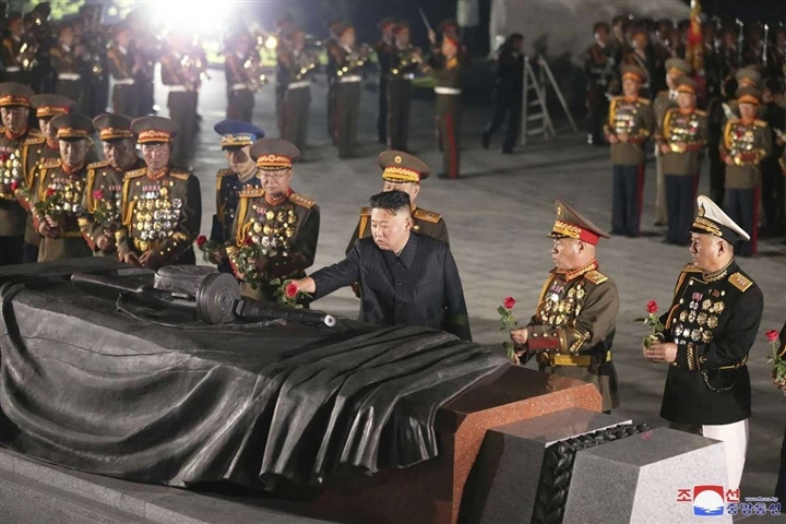 Nhà lãnh đạo Triều Tiên lại có động thái khác lạ sau bước đi tích cực với Hàn Quốc. (Nguồn: KCNA)