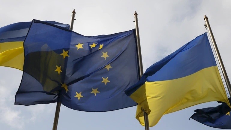 Lộ 'mắt xích' yếu trong quan hệ, Ukraine 'đòi' EU khoản hỗ trợ tài chính, trao công hàm phản đối lệnh cấm nhập khẩu ngũ cốc