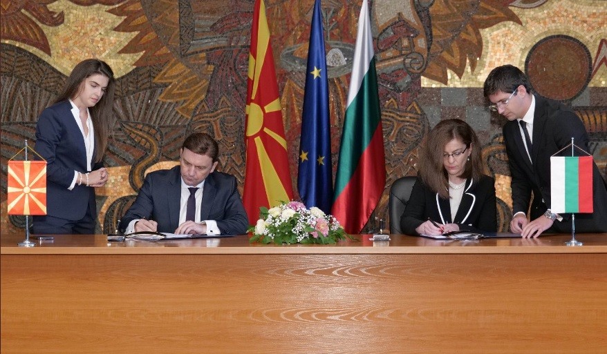 Vứt bỏ rào cản, Bulgaria 'bật đèn xanh' cho Bắc Macedonia và Albani có cơ hội 'đặt chân' vào EU. (Nguồn: DTT.net)