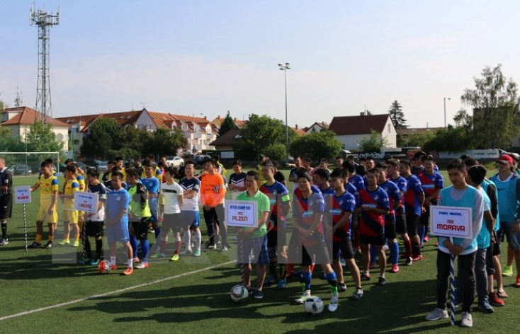 Sôi động Giải Bóng đá Người Việt tại Cộng hòa Séc 2016