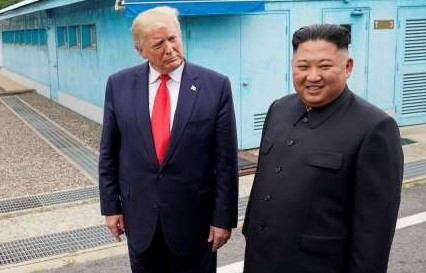 Tổng thống Trump đã 'hạ thấp' vụ phóng vật thể thứ 3 của Triều Tiên