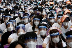 Hàn Quốc bùng nổ số ca nhiễm Covid-19 mới, tăng cường giãn cách xã hội