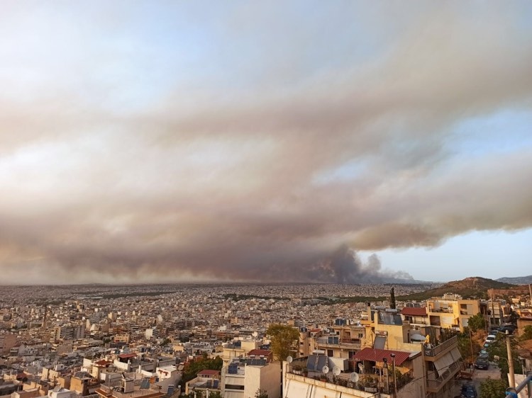 Hy Lạp quay cuồng đối phó 'giặc lửa', ngôi nhà của những vị thần bị 'bà hỏa' nhấn chìm: Không có biến đổi khí hậu ư? Hãy đến mà xem!