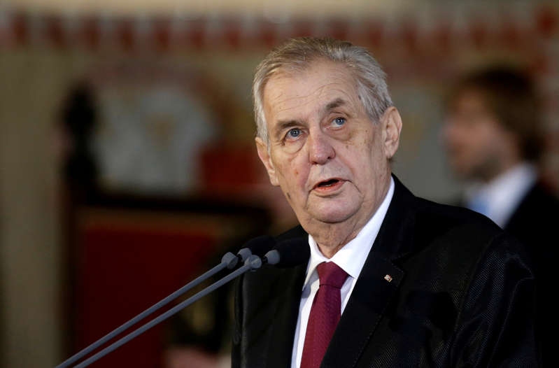 Tổng thống Czech nghi ngờ, tuyên bố đầu tư vào NATO chỉ... phí tiền