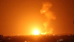 Cầu lửa đỏ trời Dải Gaza, Israel mở trận không kích trong đêm